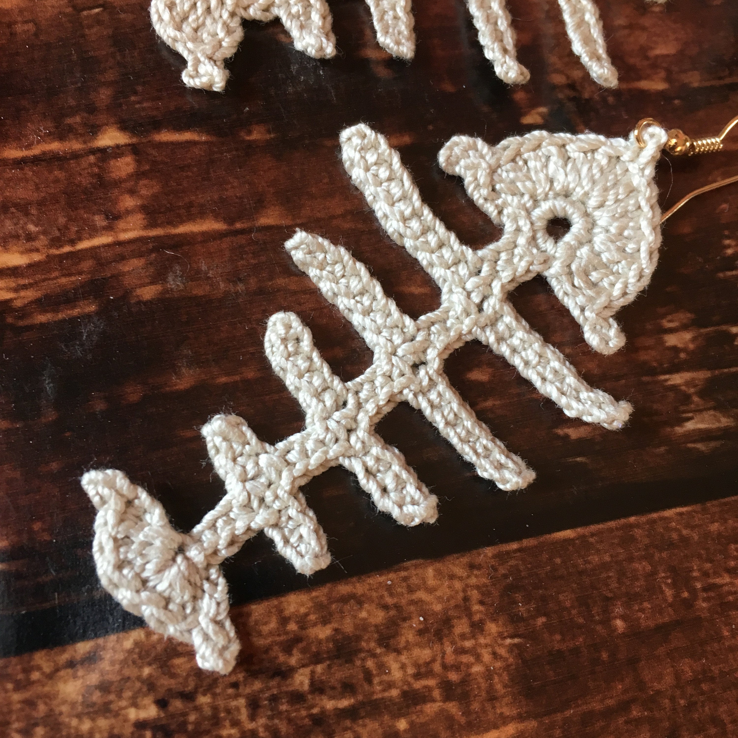105. Fishbone Crochet Earring Pattern (PDF)