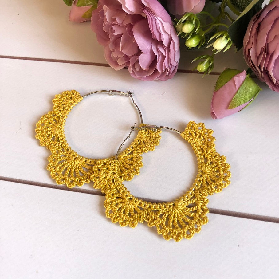 Hoop laces earring pattern