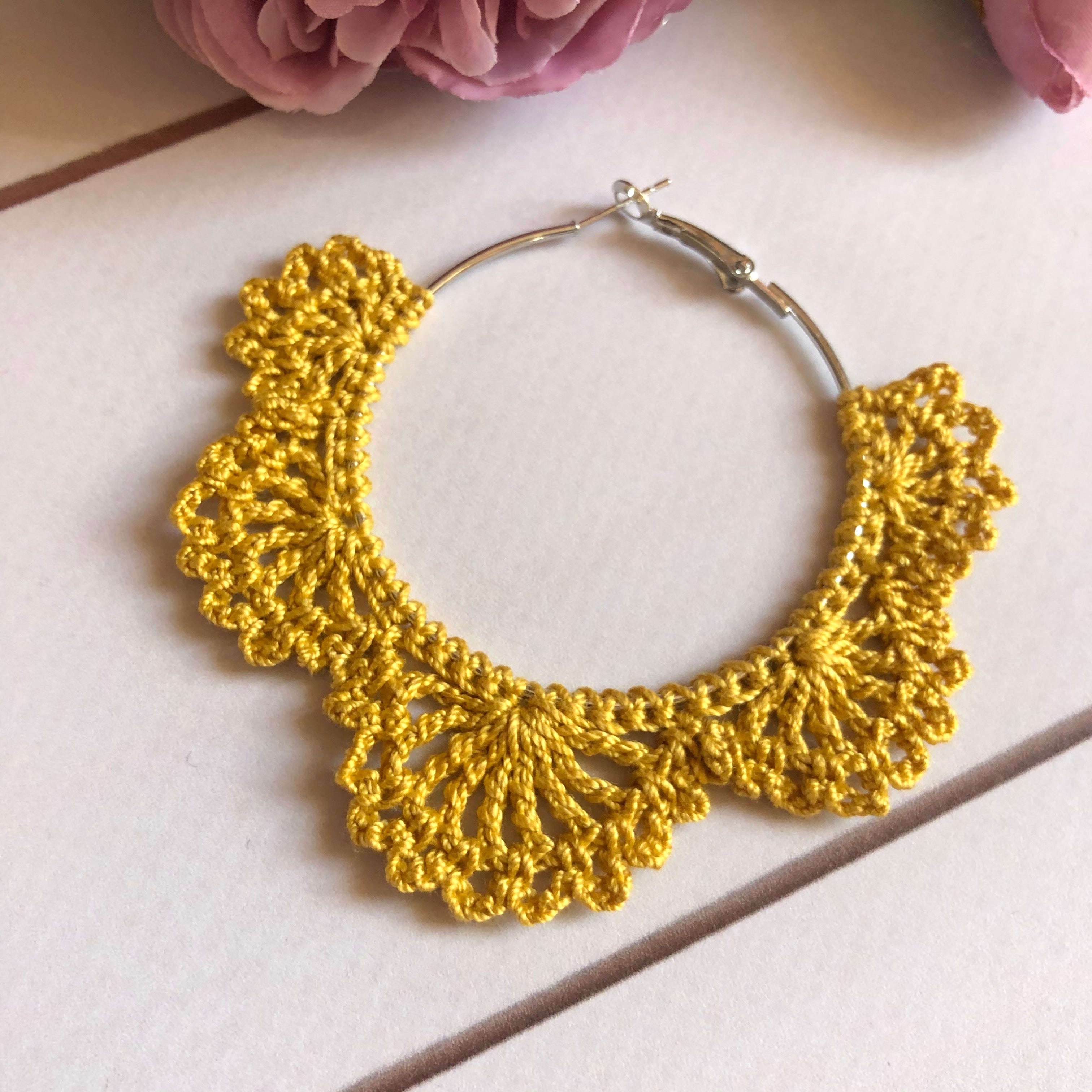 Hoop laces earring pattern
