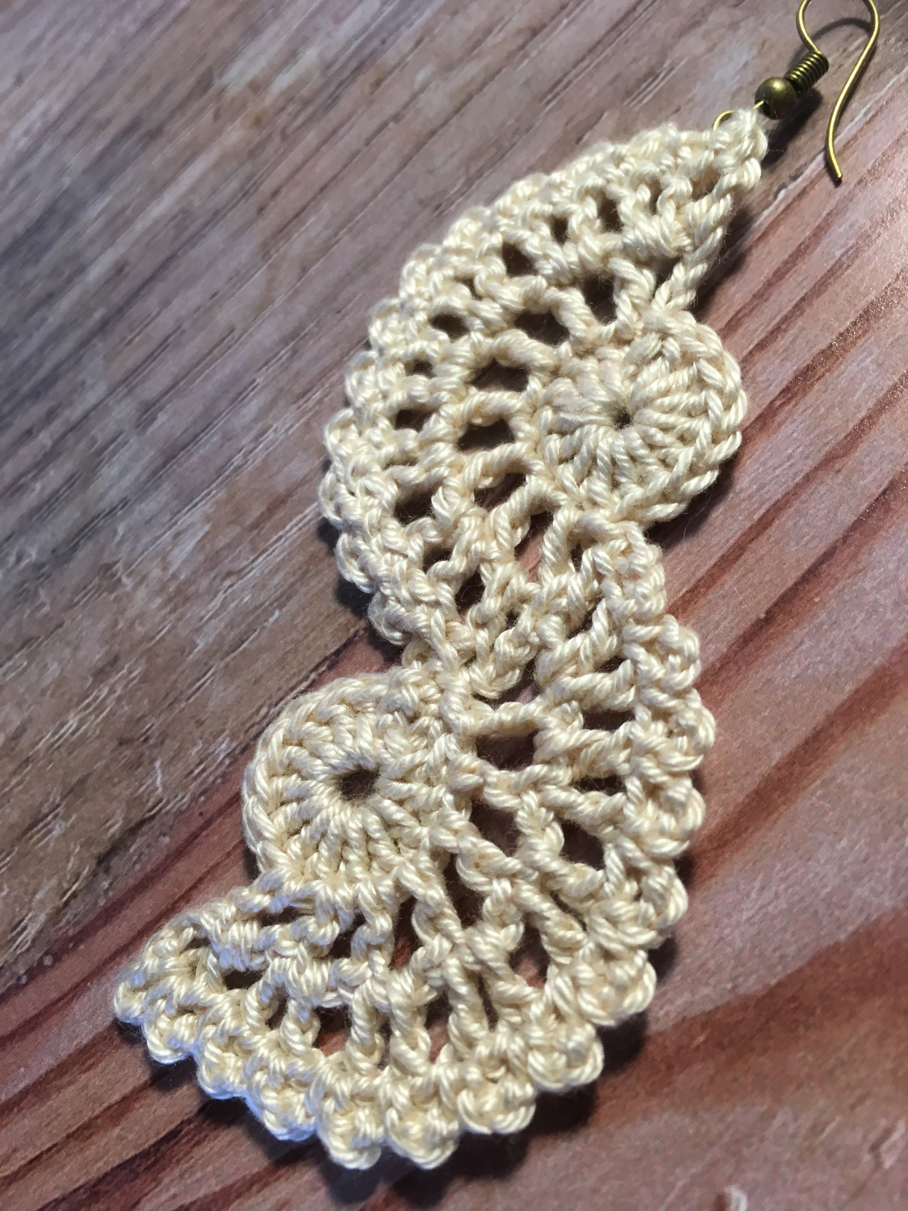 Crochet Seashell / Wave Statement Earrings Pattern