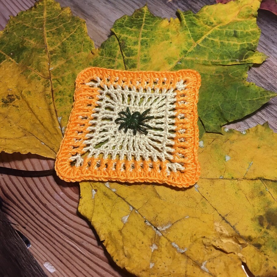 🕸️ Halloween Spiderweb Crochet Coaster – PDF Pattern