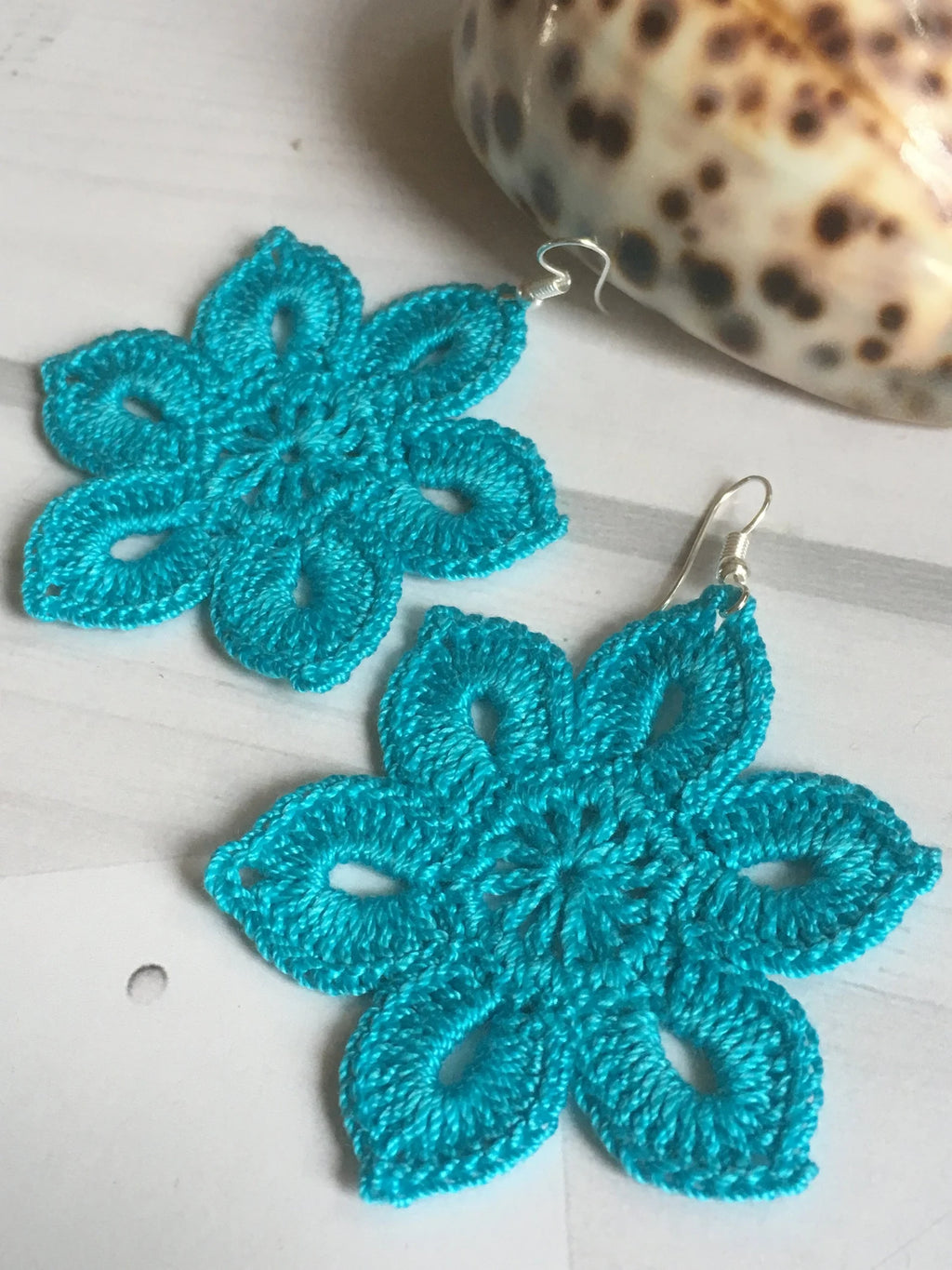 38. Crochet earring pattern "Flower"